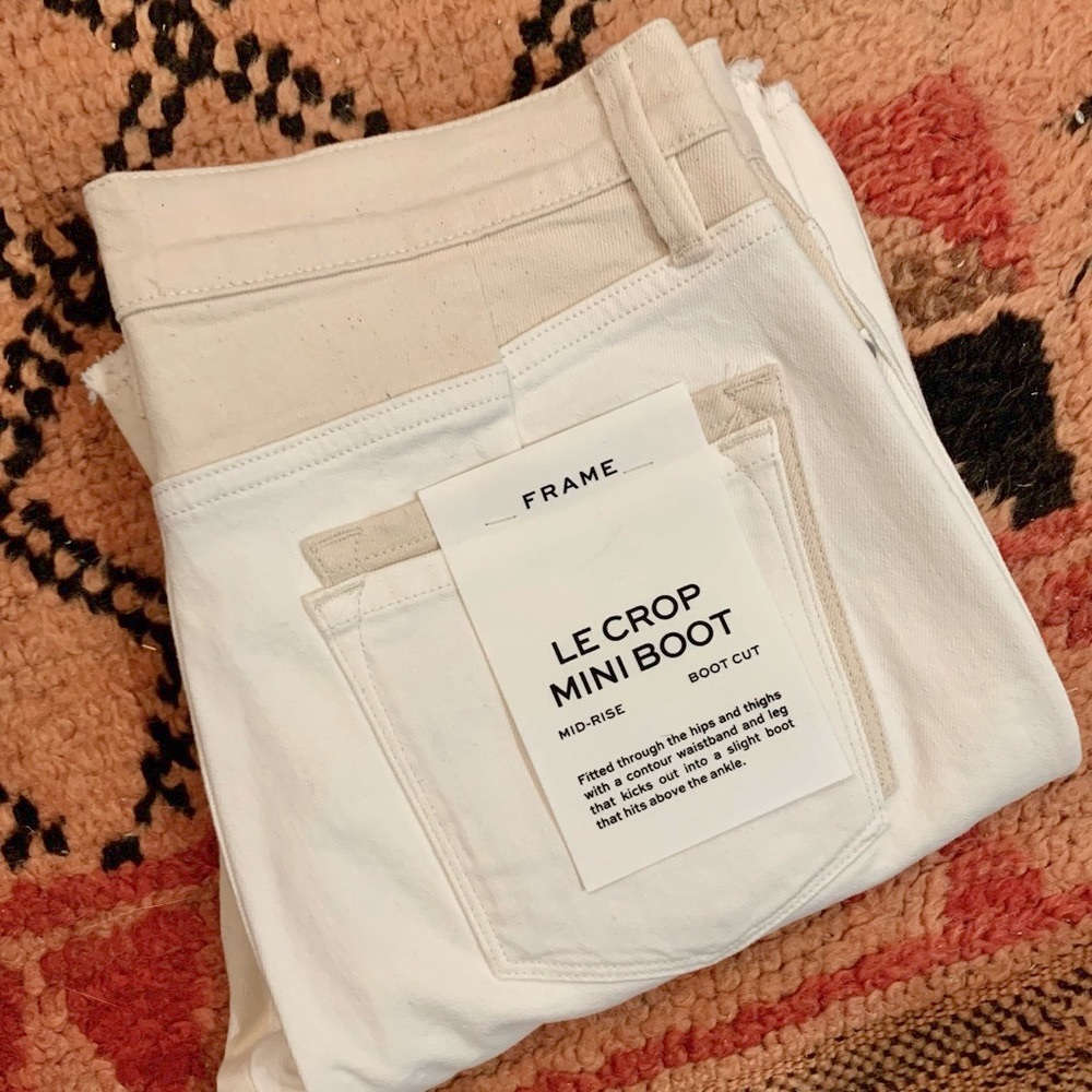 (NWT) FRAME Le Crop Mini Boot (28) in white